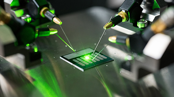 A carbon nanotube optical rectenna converts green laser light to electricity in the laboratory of Baratunde Cola at the Georgia Institute of Technology Image courtesy of Rob Felt Georgia Tech