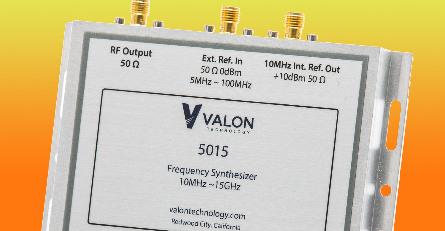 Compact Synthesizer Reaches Low-Phase-Noise Levels