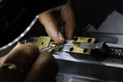 2. Even slight imperfections in connector geometry can cause significant signal reflection at terahertz frequencies. 2. Even slight imperfections in connector geometry can cause significant signal reflection at terahertz frequencies.